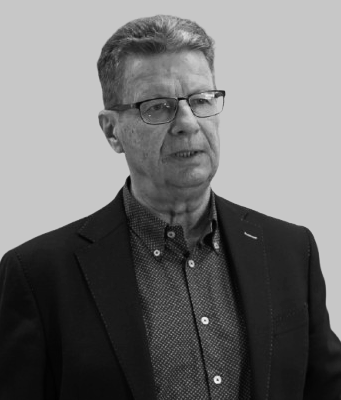 Retired High Ranking Officer from the Hellenic Army,
after 30 years of experience at national posts and missions abroad.
Graduated from the Hellenic Military Academy, the National War 
College, the National Defence College and NATO Training Center.  
Human Resources Management Assistant Professor at the 
National Military Academy for 2 years. Five year acquired 
experience as Senior Team Leader in Indian Ocean operations